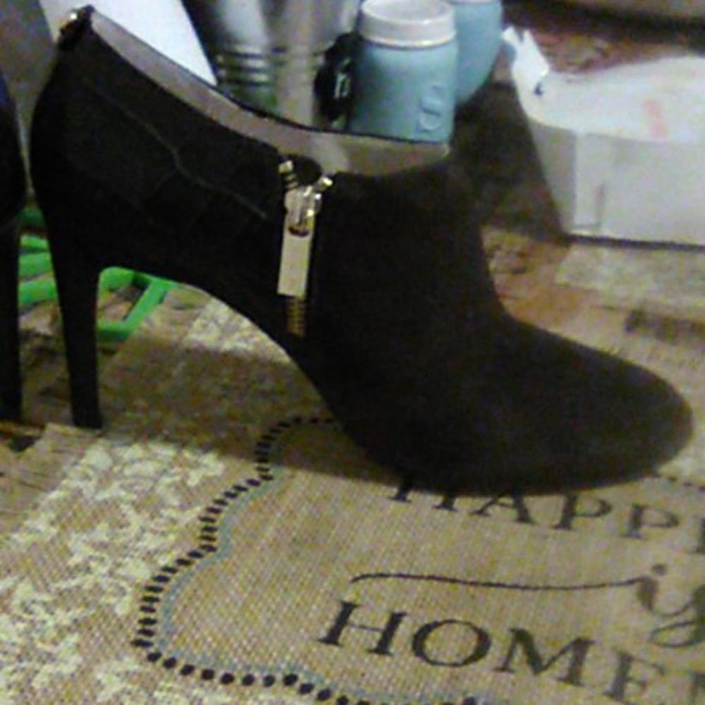 Michael Kors booties - Picture 3 of 12